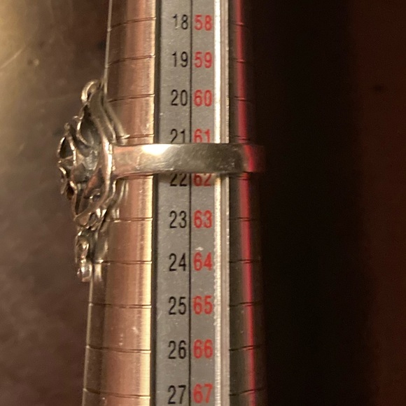 EUC 925 Delicate Cut Rose Ring Size 9.5 - Picture 8 of 8